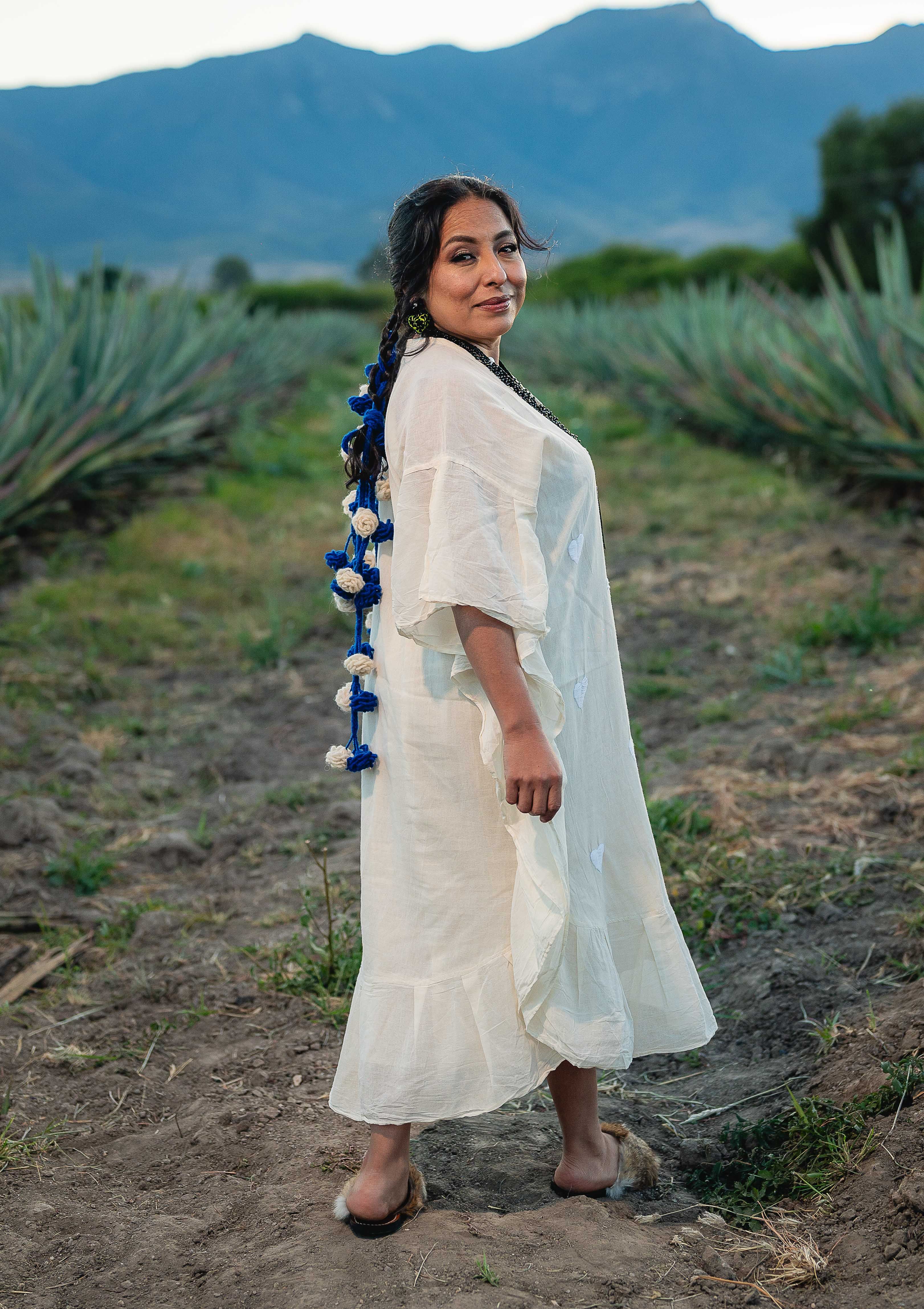 Vestido Olanes Bordado Corazones